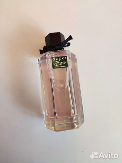 Gucci flora gorgeous gardenia eau DE toilet