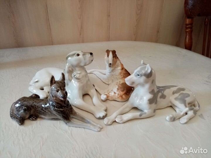 Фарфоровые статуэтки собак