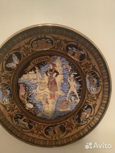 Настенная тарелка