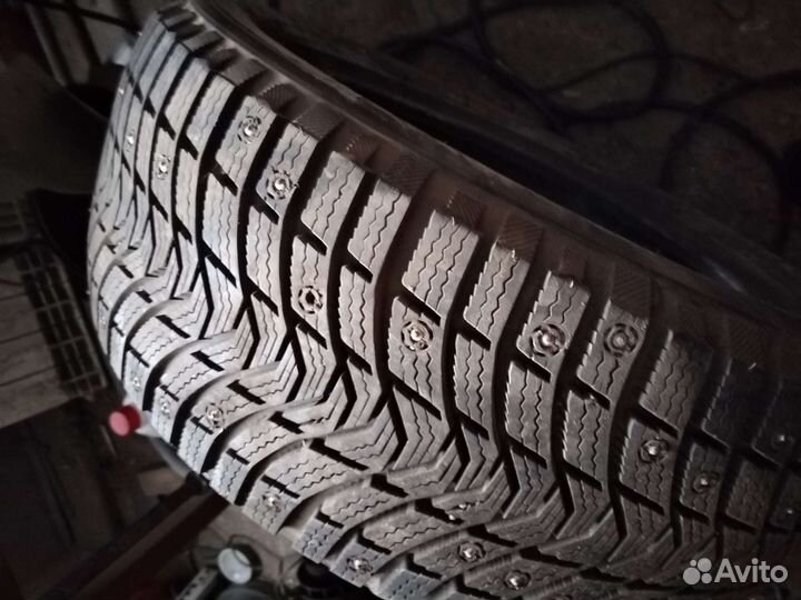Michelin X-Ice North 3 235/50 R18