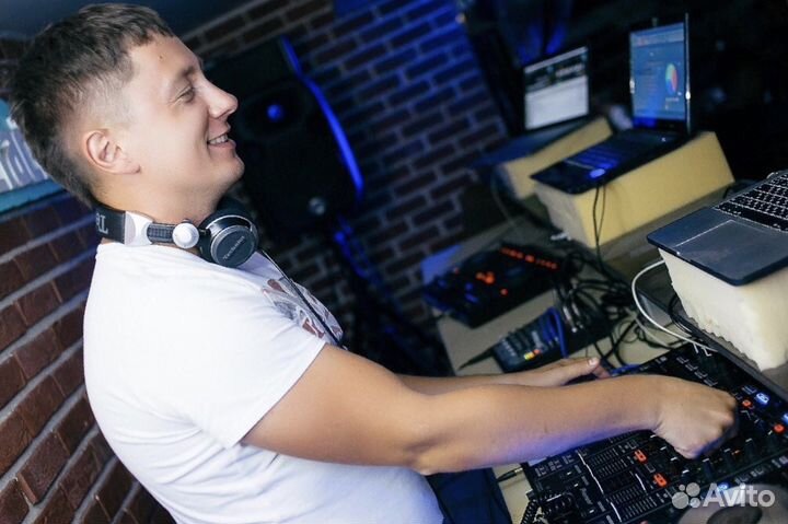 DJ Диджей на Ваш праздник и Ведущий на свадьбу