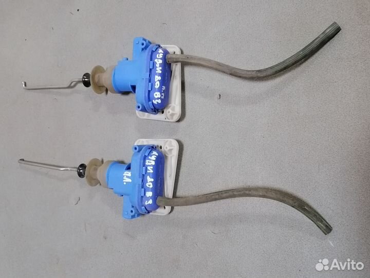 Активатор замка двери Audi 80 B3 1991