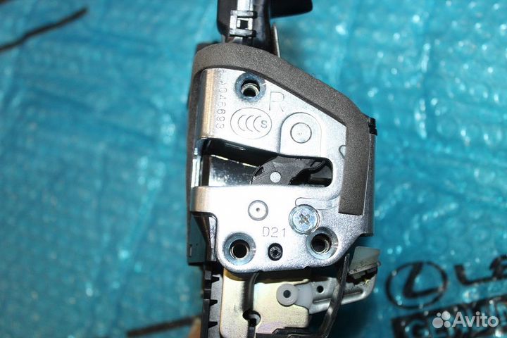 Замок двери Lexus NX передний правый 2014-2017