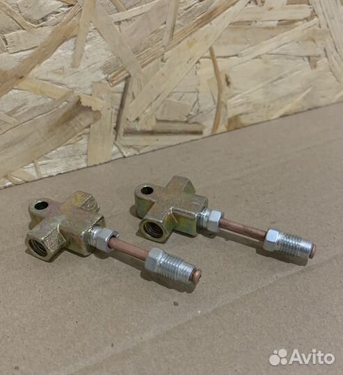 Переходники тормозных трубок нива