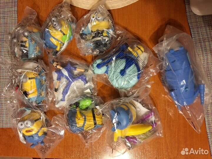 Игрушки из макдональдса Миньоны