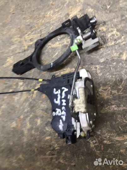 Задний левый замок Mitsubishi Lancer 10