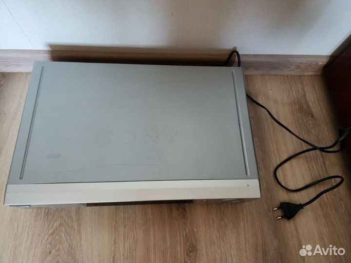 Видеомагнитофон sony