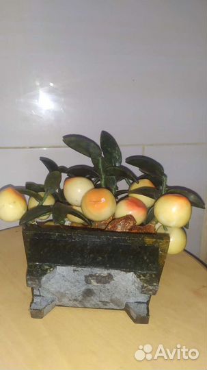 Дерево счастья, подставка и листья из нефрита