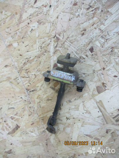 Ограничитель двери Хендай Акцент