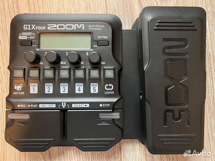 Гитарный процессор Zoom G1X four
