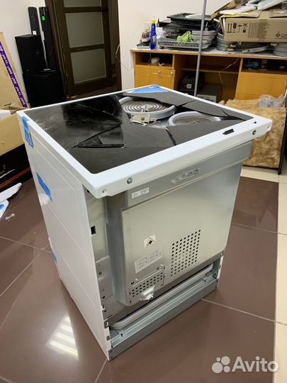 Электрическая плита Electrolux EKC96150AW на запча