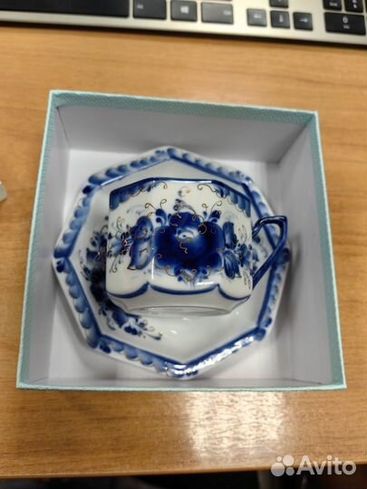 Гжель. Чайная пара в подарочной коробке