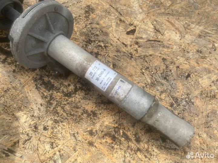 Стойка подвески передняя правая Bmw 7 седан 4.4