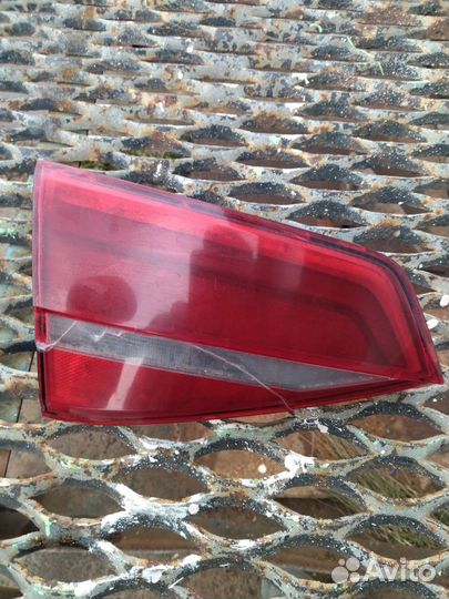Фонарь задний левый внутренний VW Jetta mk6 рест