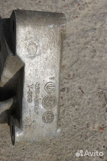 Fiat Albea 1.4 Кронштейн крепления двс, МКПП