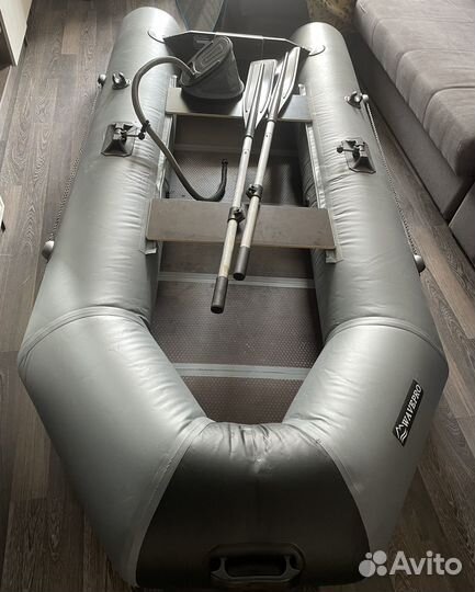 Лодка с мотором