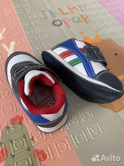 Кроссовки детские