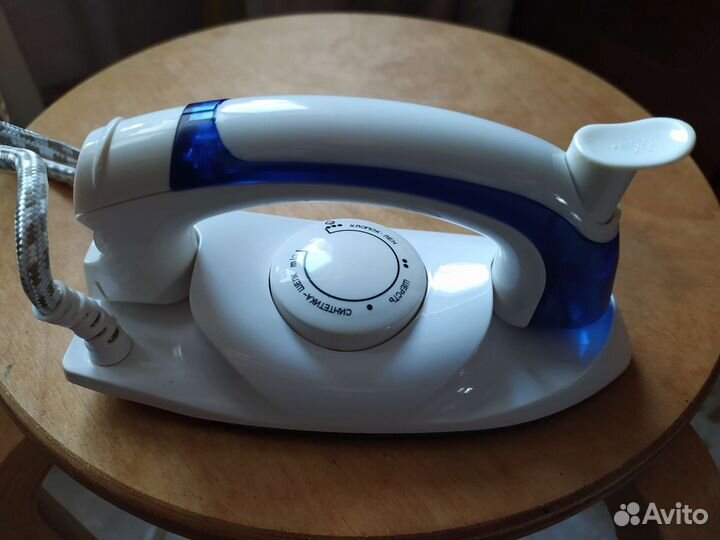 Утюг дорожный