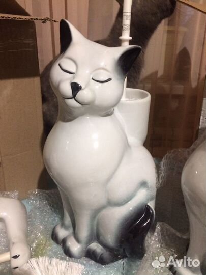 Кот подставка