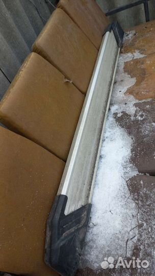 Алюминиевый порог на автомобиль