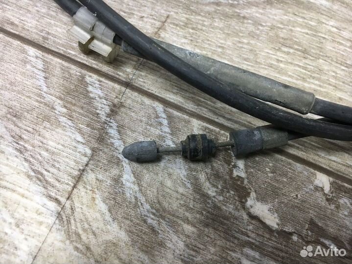 Трос капота Subaru Forester SG (2002—2005)