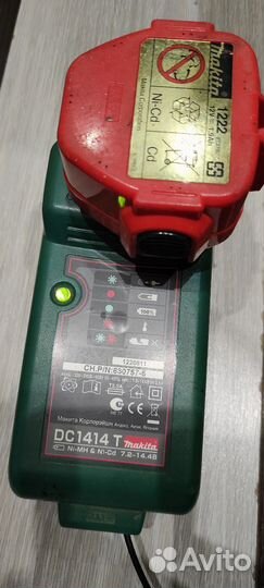 Зарядное устройство для шуруповерта makita