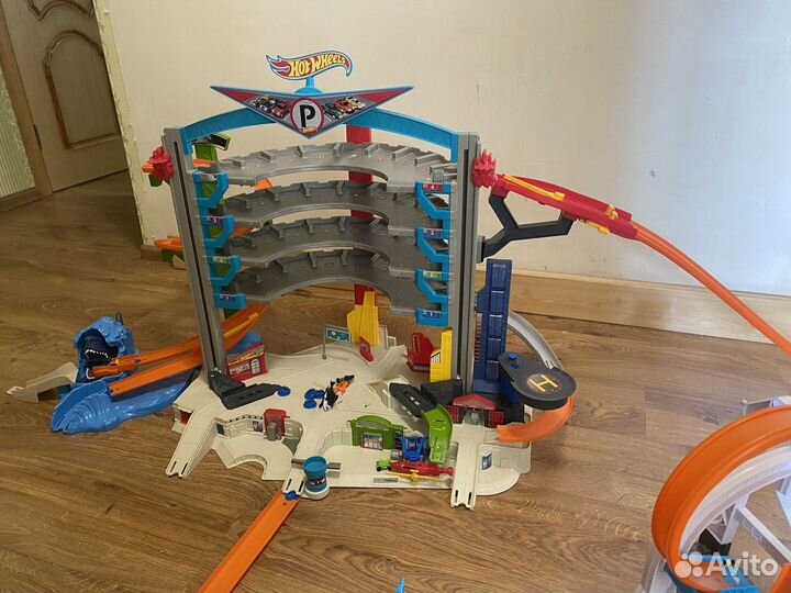 Парковка Hot Wheels Ultimate Garage