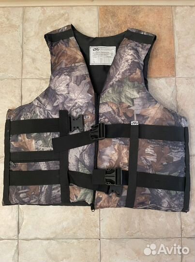 Спасательный жилет камуфляжный