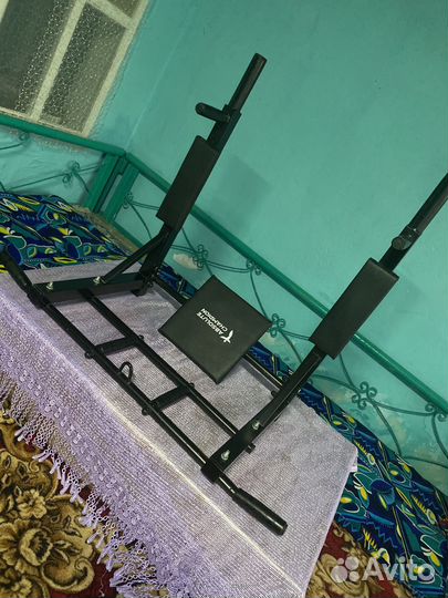 Турник настенный с брусьями