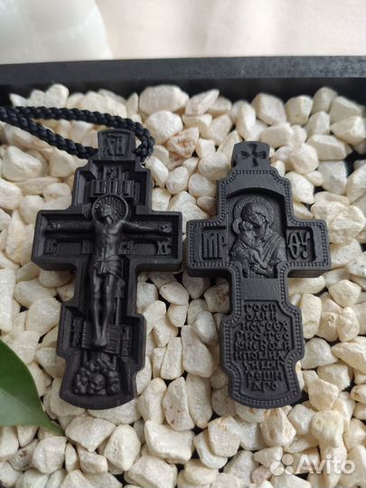 Крест нательный с Богородицей