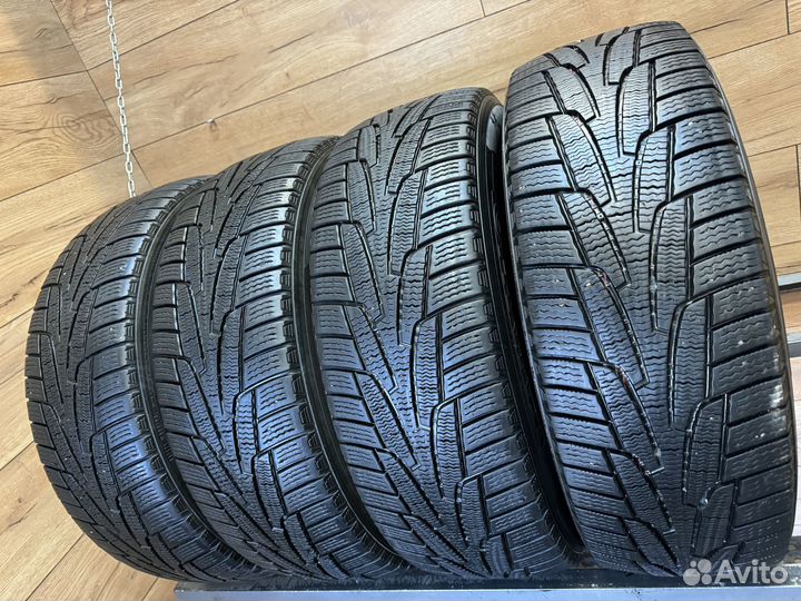 Kumho I'Zen KW31 215/60 R17 96R