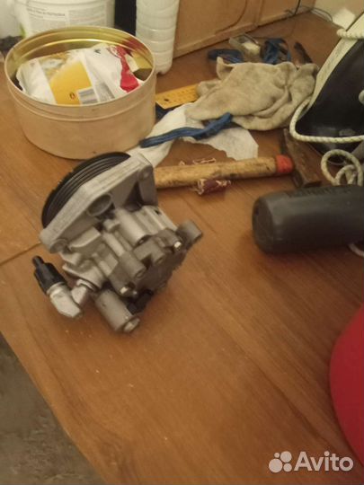 Продам Гур на Мерседес 212. объем двигателя 3.5