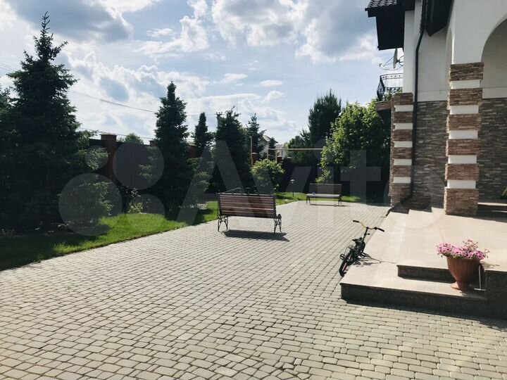 Дом 440 м² на участке 23,6 сот.