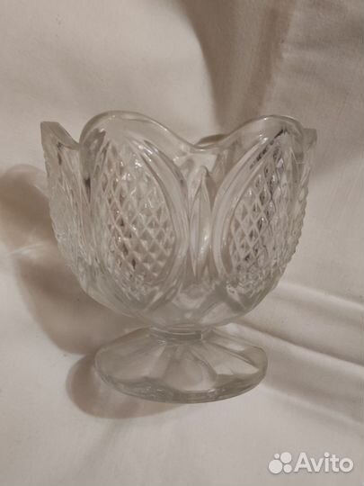 Хрустальные вазы, конфетница/ салатница и др