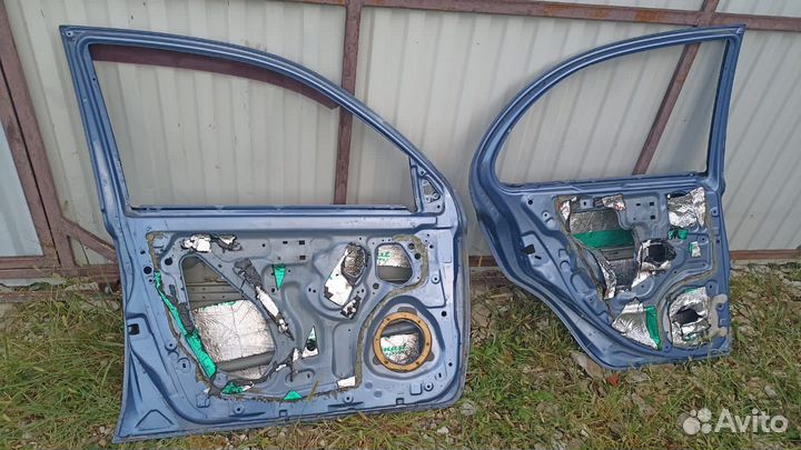 Двери на Nissan Micra