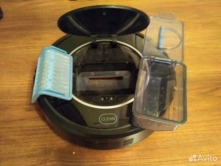 Робот пылесос на запчасти Liling Panda x550