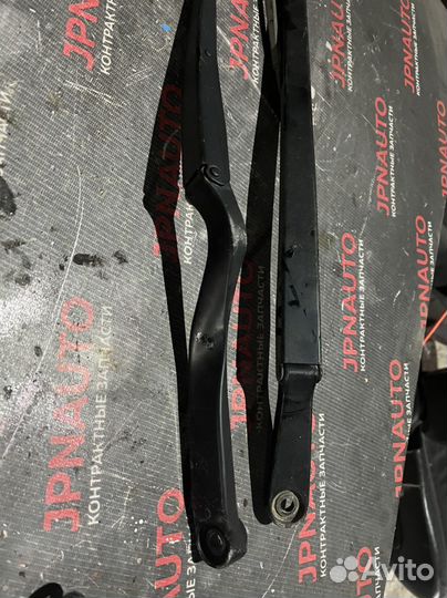 Поводок дворника Nissan Murano Z50