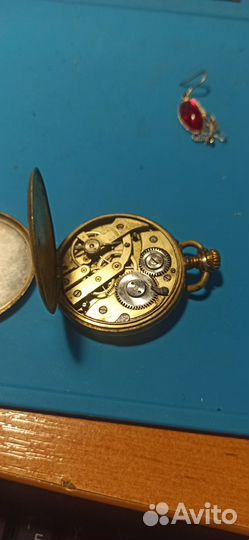 Старые карманные часы