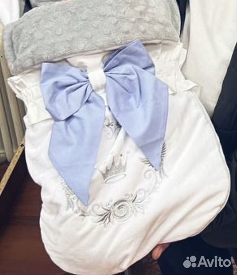 Конверт и комбинезон на выписку