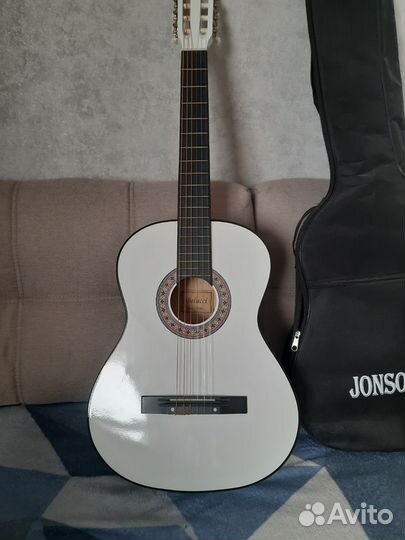 Классическая гитара шестиструнная