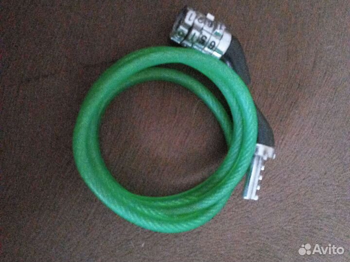 Замок на велосипед.Зелёного цвета