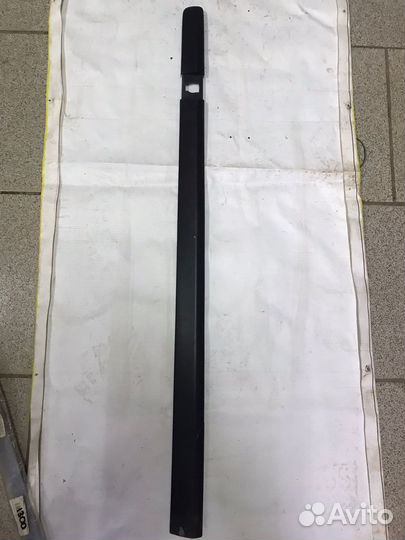 Молдинг двери передний левый Renault Clio 3 05-14