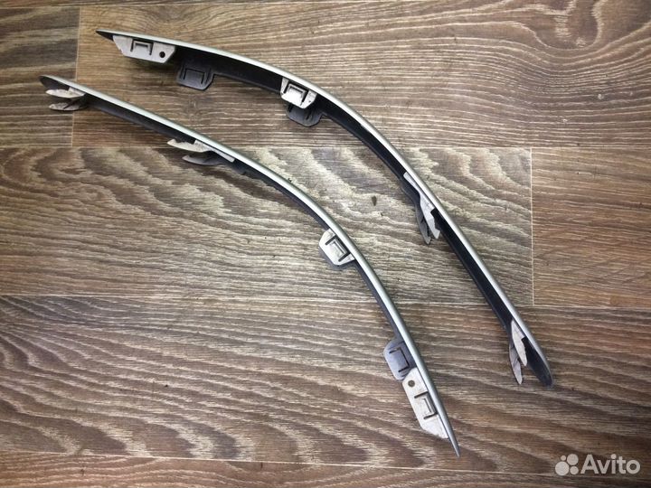 Молдинг переднего бампера правый Avensis 2006-2008