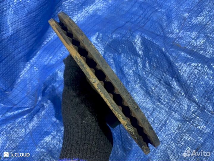 Тормозной диск на toyota C-HR ZYX10 2zrfxe