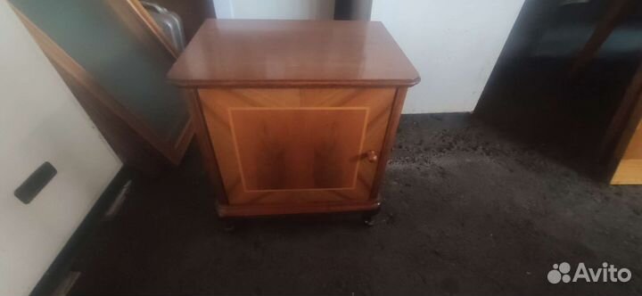 Старинная мебель из ореха