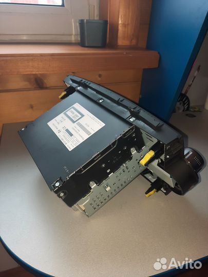 Продам штатную оригинальную магнитолу на Тойота