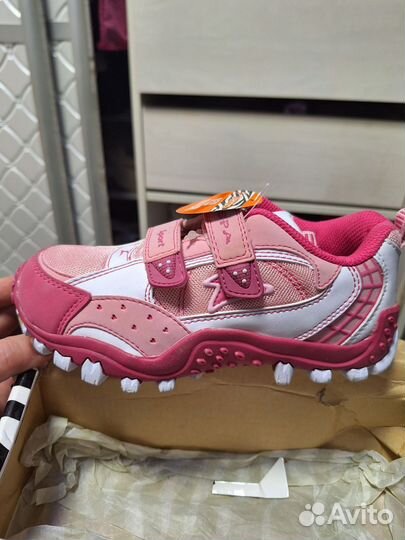 Кроссовки для девочки 33 размер новые