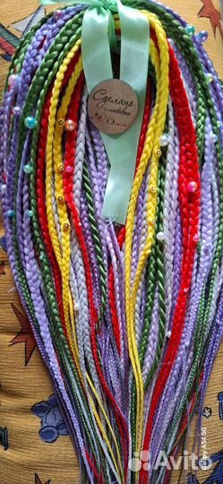 Модель на комплект де кос и пуш ап локонов