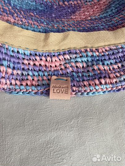 Вязаная панама из рафии