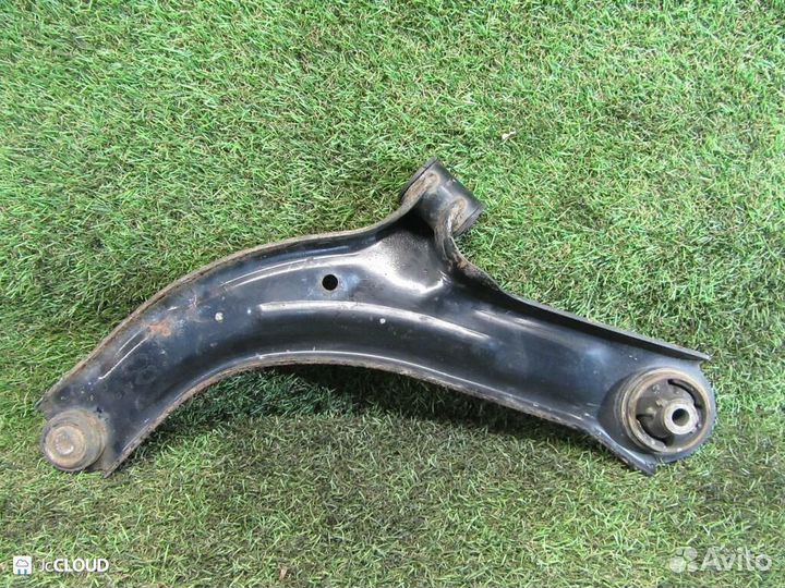 Рычаг на nissan bluebird sylphy KG11 MR20DE